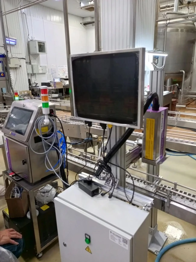 IPF-17CS4P в составе действующего участка маркировки молочной продукции